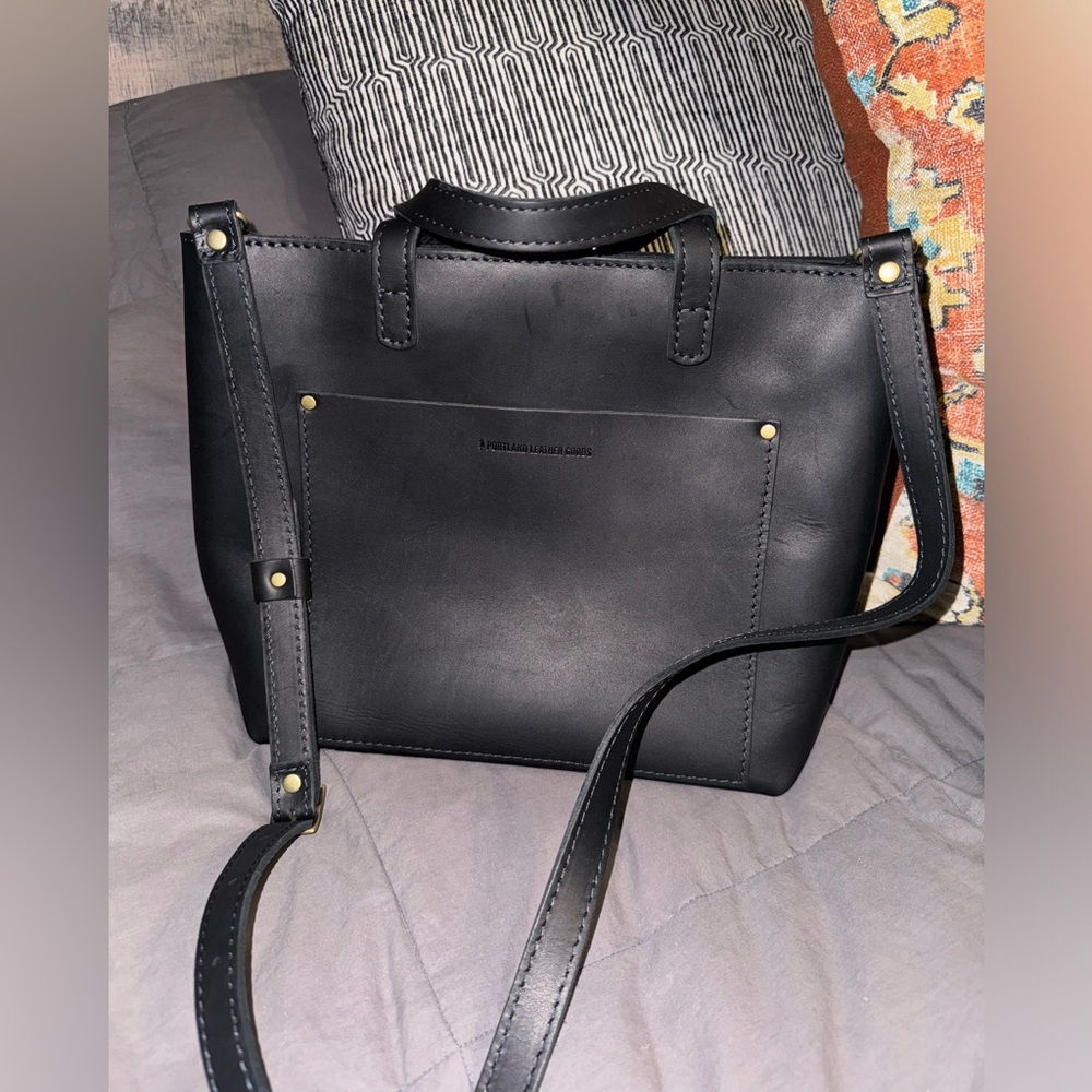 Portland Leather medium black crossbody